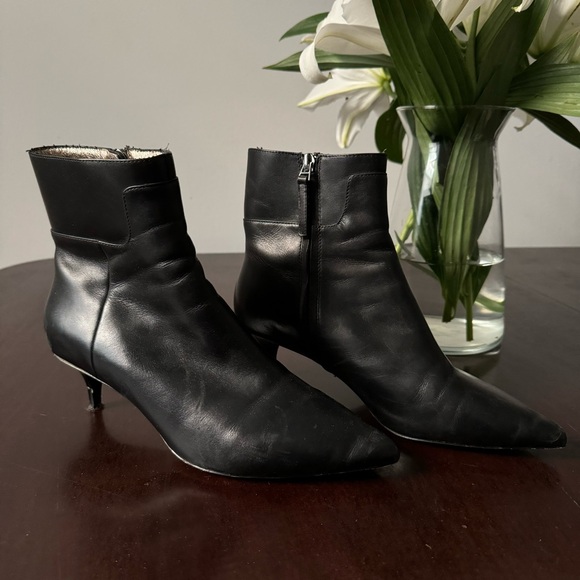 Zara Shoes - Zara Kitten Heel Boots